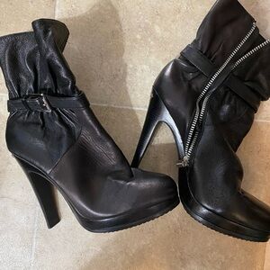 Michaels Black Heeled Boots with Ruched Design